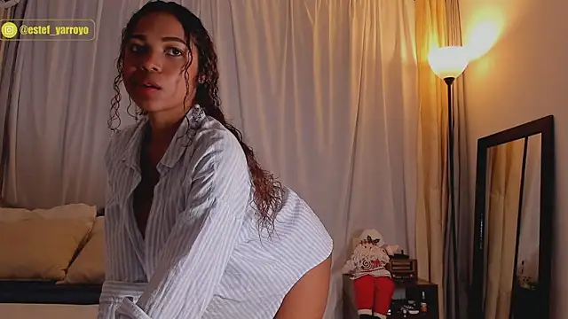 Snapshot of Estefy_arroyo1 chatting on December 5, 3:59 am Estefy arroyo1 online show from December 5, 3:59 am