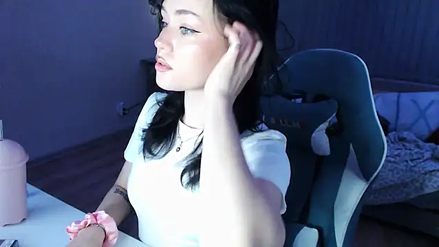 cutefrendlyuser online show from April 13, 6:46 pm