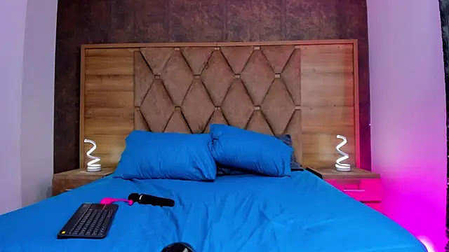 EimyAndMaxi online show from April 22, 8:21 pm