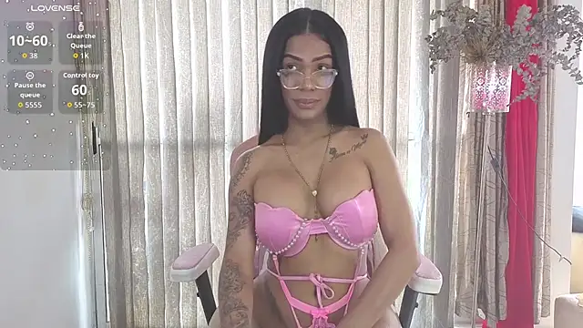 Queen Morena online show from July 4, 4:24 pm