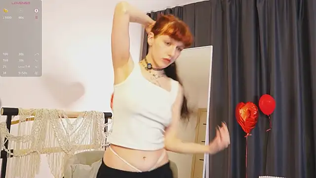 LeelooYolo online show from February 14, 4:26 pm