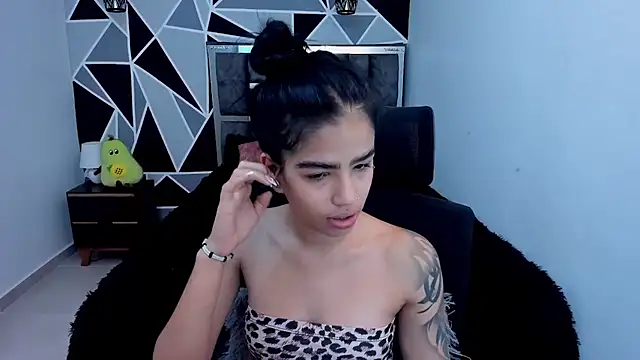 valeria-duarte online show from April 6, 1:56 pm