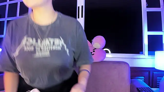 Snapshot of harimoon1 chatting on January 17, 3:22 am harimoon1 online show from January 17, 3:22 am