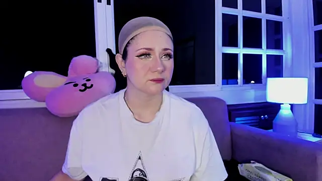 Snapshot of harimoon1 chatting on February 10, 3:10 am harimoon1 online show from February 10, 3:10 am