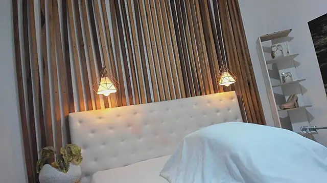 Snapshot of Cinnamon_Star chatting on July 23, 12:47 pm Cinnamon Star online show from July 23, 12:47 pm