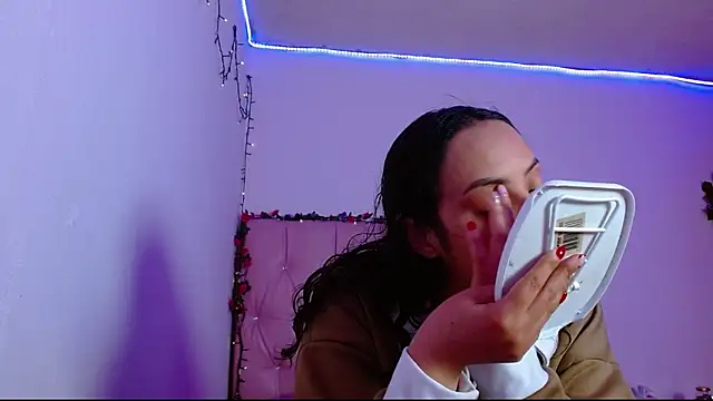 Snapshot of manumeow1 chatting on December 22, 10:07 pm manumeow1 online show from December 22, 10:07 pm