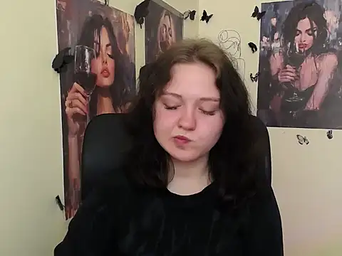 LadyAlice  online show from April 20, 6:05 am