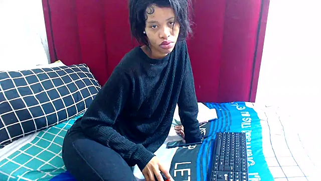 Snapshot of SexyChantyBabe25 chatting on September 19, 9:59 pm SexyChantyBabe25 online show from September 19, 9:59 pm