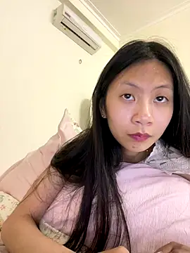 Lil-Gi online show from November 11, 3:56 pm