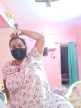 Snapshot of biggbobbsgirl chatting on November 10, 4:17 pm biggbobbsgirl online show from November 10, 4:17 pm