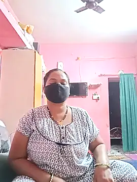 Snapshot of biggbobbsgirl chatting on November 13, 5:56 pm biggbobbsgirl online show from November 13, 5:56 pm