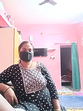 Snapshot of biggbobbsgirl chatting on November 30, 5:50 pm biggbobbsgirl online show from November 30, 5:50 pm