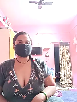 Snapshot of biggbobbsgirl chatting on December 19, 6:26 pm biggbobbsgirl online show from December 19, 6:26 pm