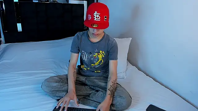 Thiago Divine  online show from September 9, 12:59 pm