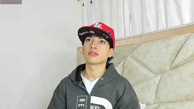 Thiago Divine  online show from September 17, 1:13 pm