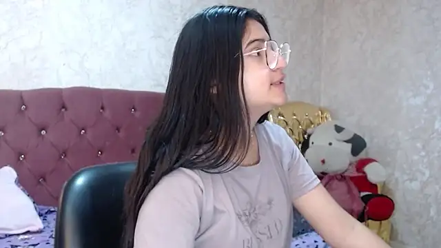 laurenelove online show from September 18, 2:35 am