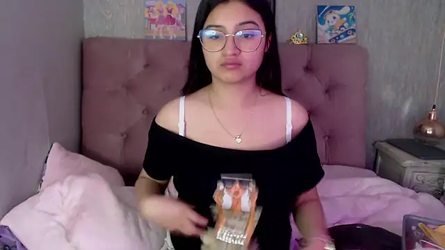 laurenelove online show from September 26, 4:38 am