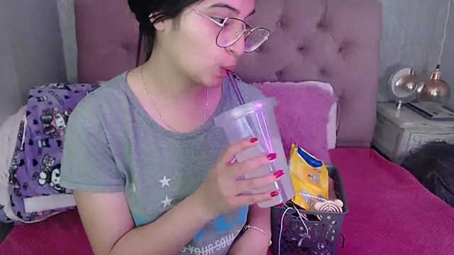 laurenelove online show from October 9, 12:52 am