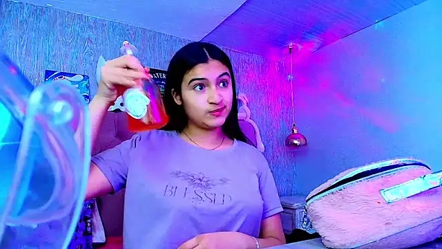 laurenelove online show from November 28, 3:31 am