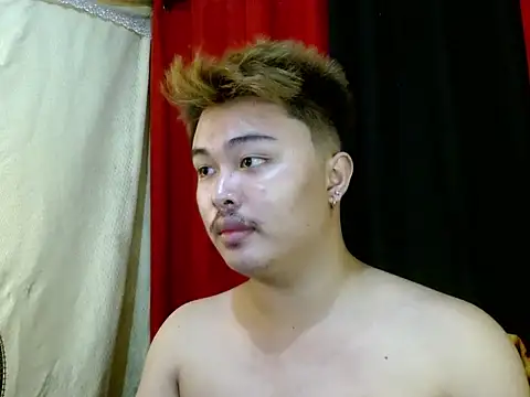 Snapshot of Lustfulljohnx chatting on November 12, 7:13 pm Lustfulljohnx online show from November 12, 7:13 pm