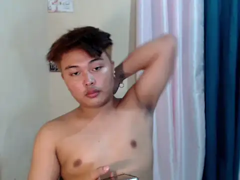 Snapshot of Lustfulljohnx chatting on May 3, 9:26 am Lustfulljohnx online show from May 3, 9:26 am