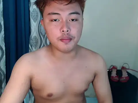 Snapshot of Lustfulljohnx chatting on May 24, 12:37 am Lustfulljohnx online show from May 24, 12:37 am