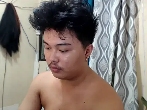 Snapshot of Lustfulljohnx chatting on June 9, 12:39 pm Lustfulljohnx online show from June 9, 12:39 pm