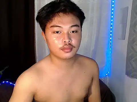 Snapshot of Lustfulljohnx chatting on June 24, 12:15 pm Lustfulljohnx online show from June 24, 12:15 pm