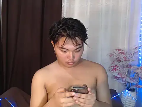 Snapshot of Lustfulljohnx chatting on July 25, 11:52 am Lustfulljohnx online show from July 25, 11:52 am