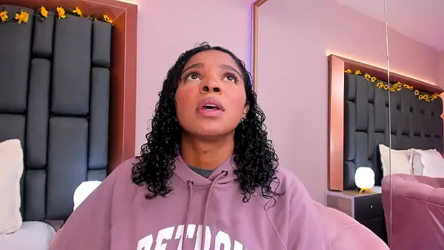 LisaMendez online show from January 14, 3:56 am