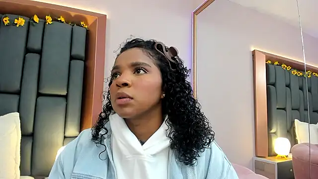 LisaMendez online show from January 15, 3:55 am