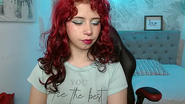 Snapshot of Lily_tk chatting on November 21, 3:27 am Lily tk online show from November 21, 3:27 am