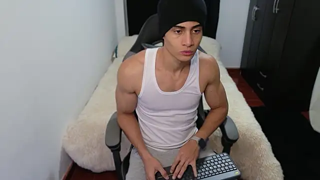 stylish men online show from October 19, 12:28 pm