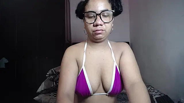 Snapshot of Kristynsmith chatting on September 20, 10:11 pm Kristynsmith online show from September 20, 10:11 pm