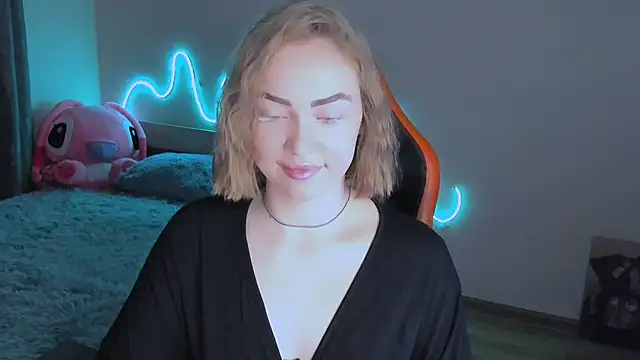 LaraKrein lk online show from March 15, 2:45 pm