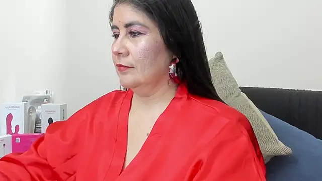 kiraGeiner online show from November 15, 1:03 am