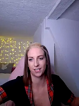 Snapshot of SexyJulia21 chatting on January 27, 9:13 am SexyJulia21 online show from January 27, 9:13 am