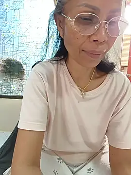 Snapshot of Mama_Eva_1 chatting on July 17, 12:28 am Mama Eva 1 online show from July 17, 12:28 am