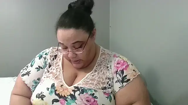 SexyBBW10790 online show from March 7, 1:08 pm