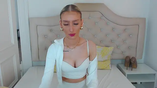 NatalieSensual online show from April 23, 8:46 am