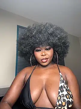 WomanNextdoor1 online show from November 15, 10:01 am