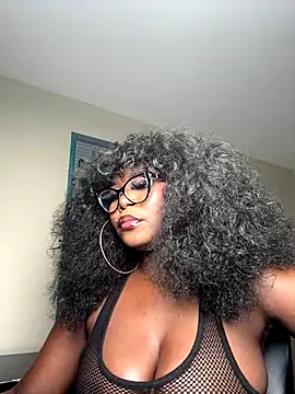 WomanNextdoor1 online show from November 18, 11:58 am