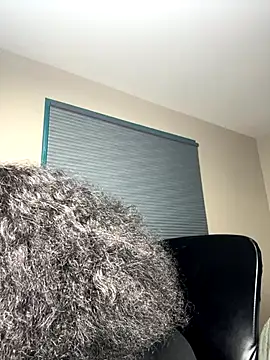 WomanNextdoor1 online show from December 14, 1:00 am