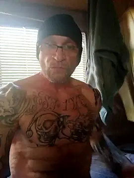 Snapshot of ShawnandDani7074 chatting on December 16, 5:51 pm ShawnandDani7074 online show from December 16, 5:51 pm