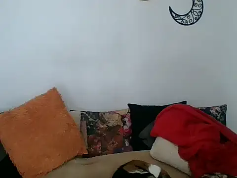 a miss online show from October 6, 8:50 pm