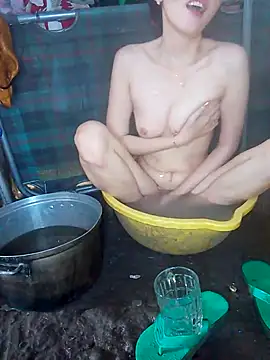 Snapshot of DauTay_hot chatting on September 18, 1:18 am DauTay hot online show from September 18, 1:18 am