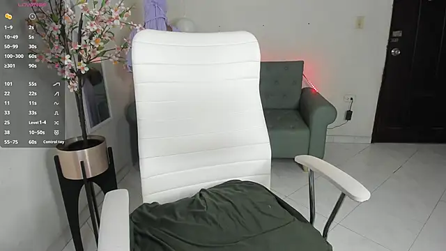 leila whisper online show from October 1, 6:36 pm