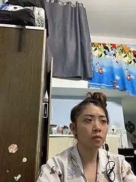 Snapshot of Minee1202 chatting on May 6, 2:29 am Minee1202 online show from May 6, 2:29 am