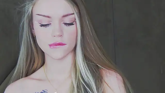 MarilynNova online show from April 14, 4:40 am