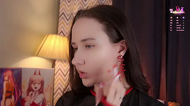 Snapshot of MaudAle chatting on December 5, 1:25 am MaudAle online show from December 5, 1:25 am